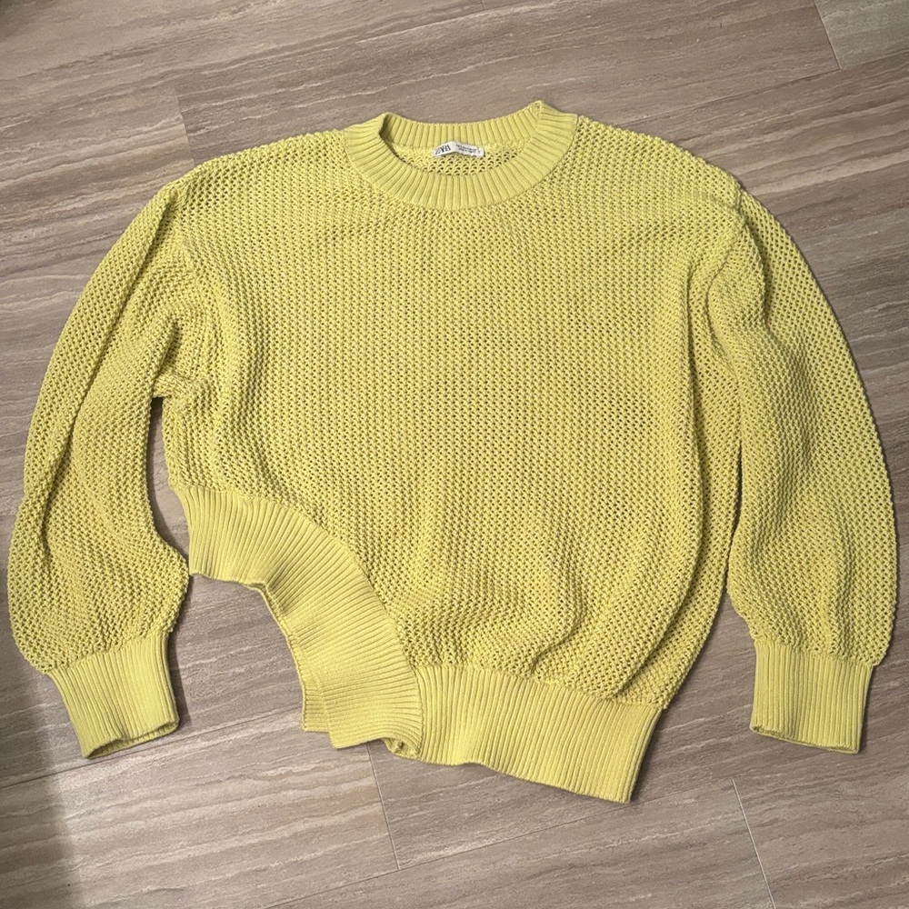 Zara Women's Textured Crewneck Sweater in Sunny Yellow